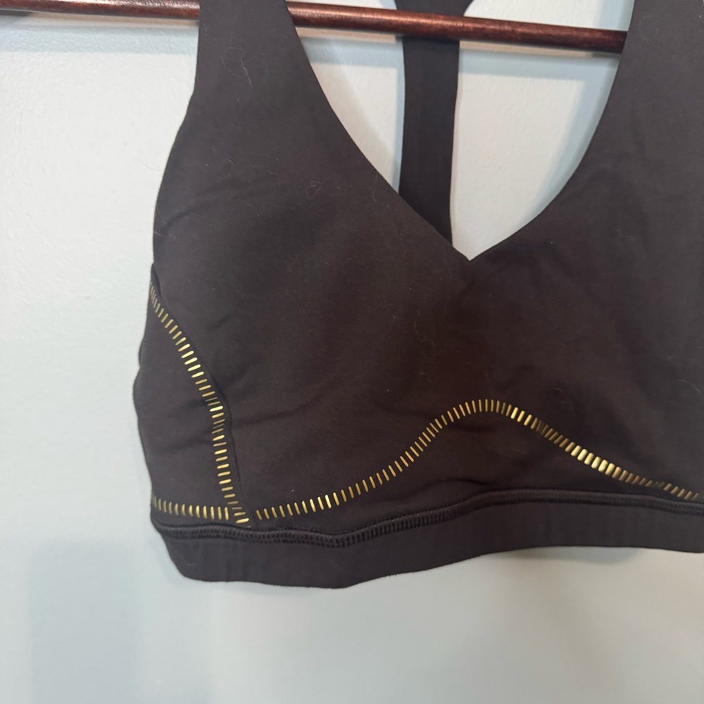 Lululemon Arise Bra Light Support, C/D Cup in Black. EUC. The Shine. Size 6 - Picture 4 of 14